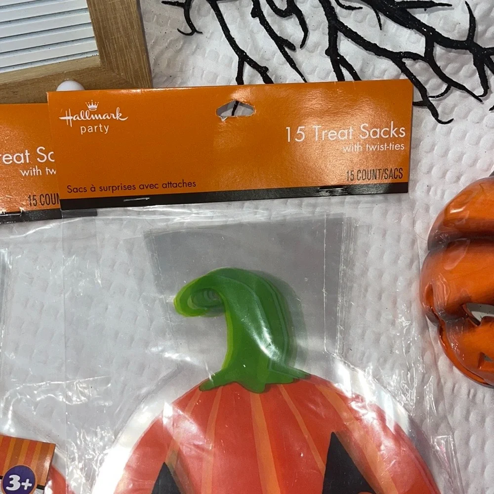 Hallmark Halloween Party Favors Sacs, Treat Gift Bags, 30 Ct. NIP, Felt Stickers